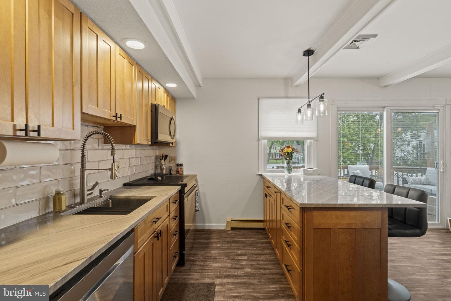 1064 Lincoln photo 14