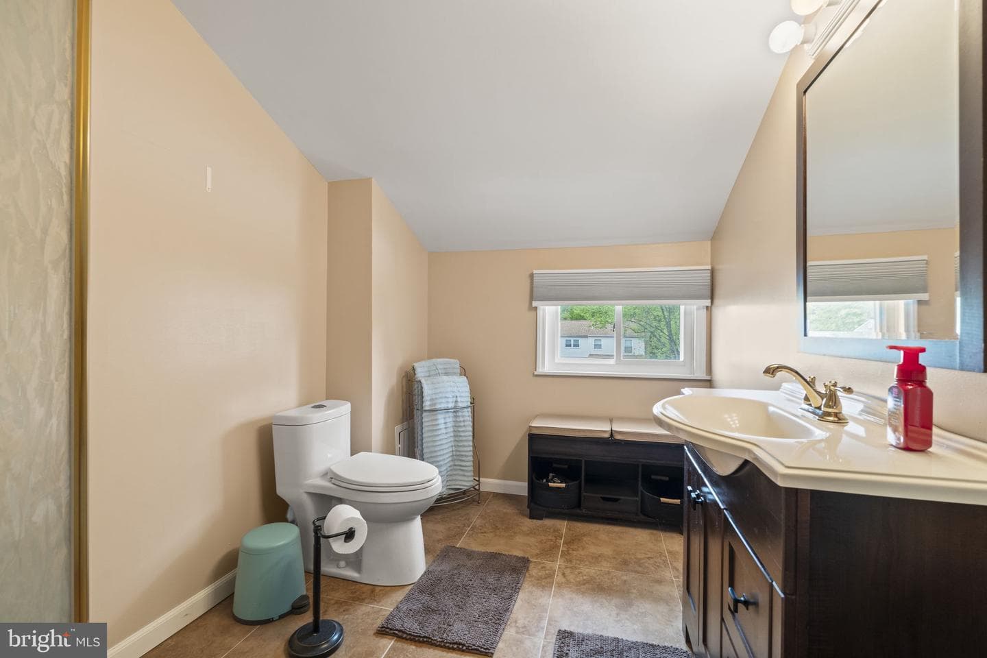 1064 Lincoln photo 18
