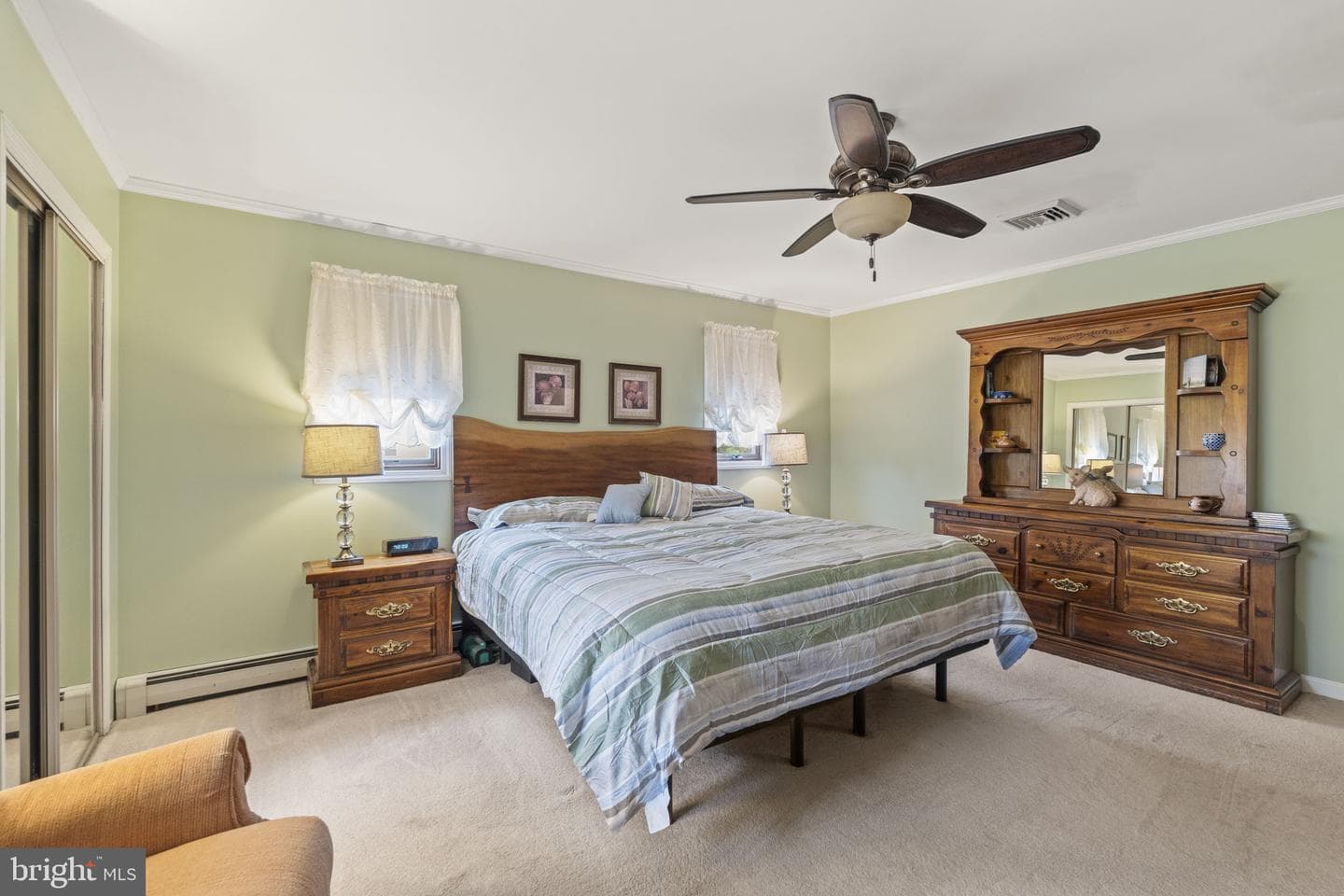1064 Lincoln photo 23