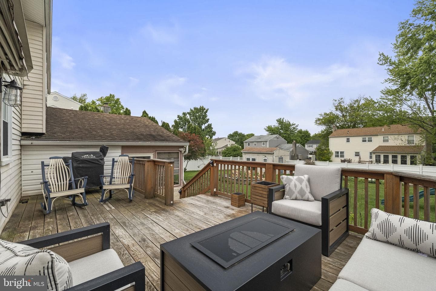 1064 Lincoln photo 35