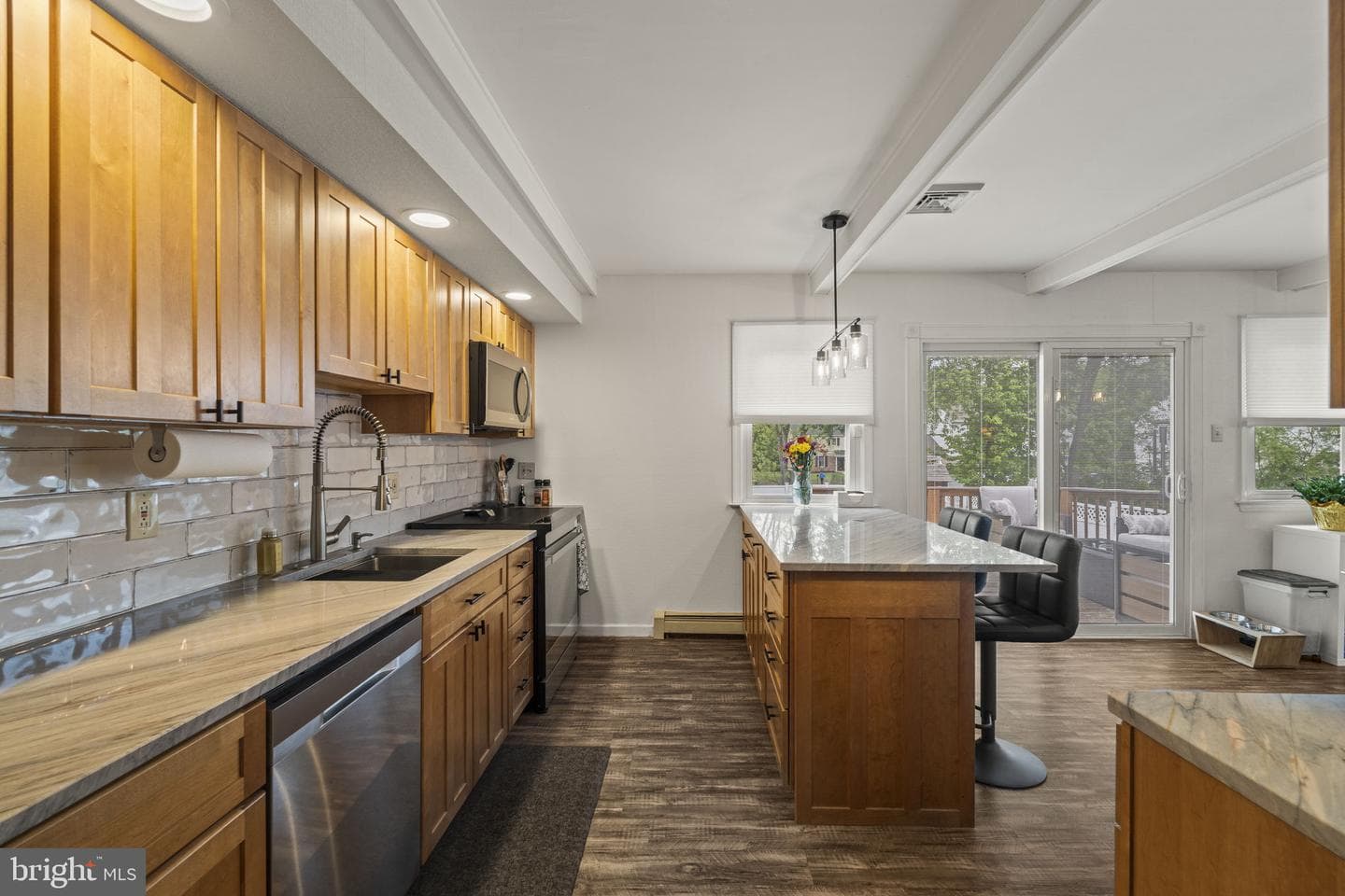 1064 Lincoln photo 9