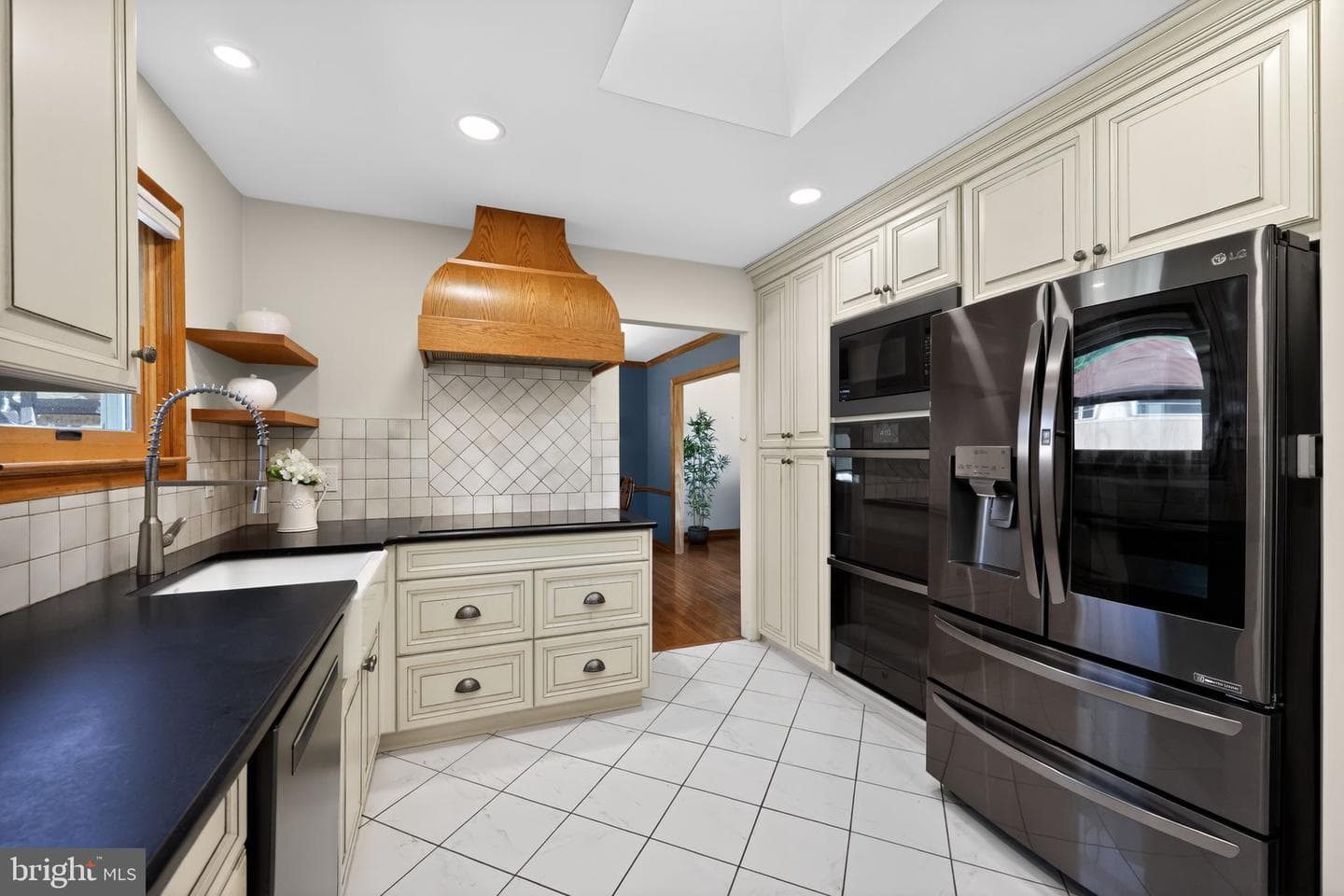 179 Carol Lane photo 8