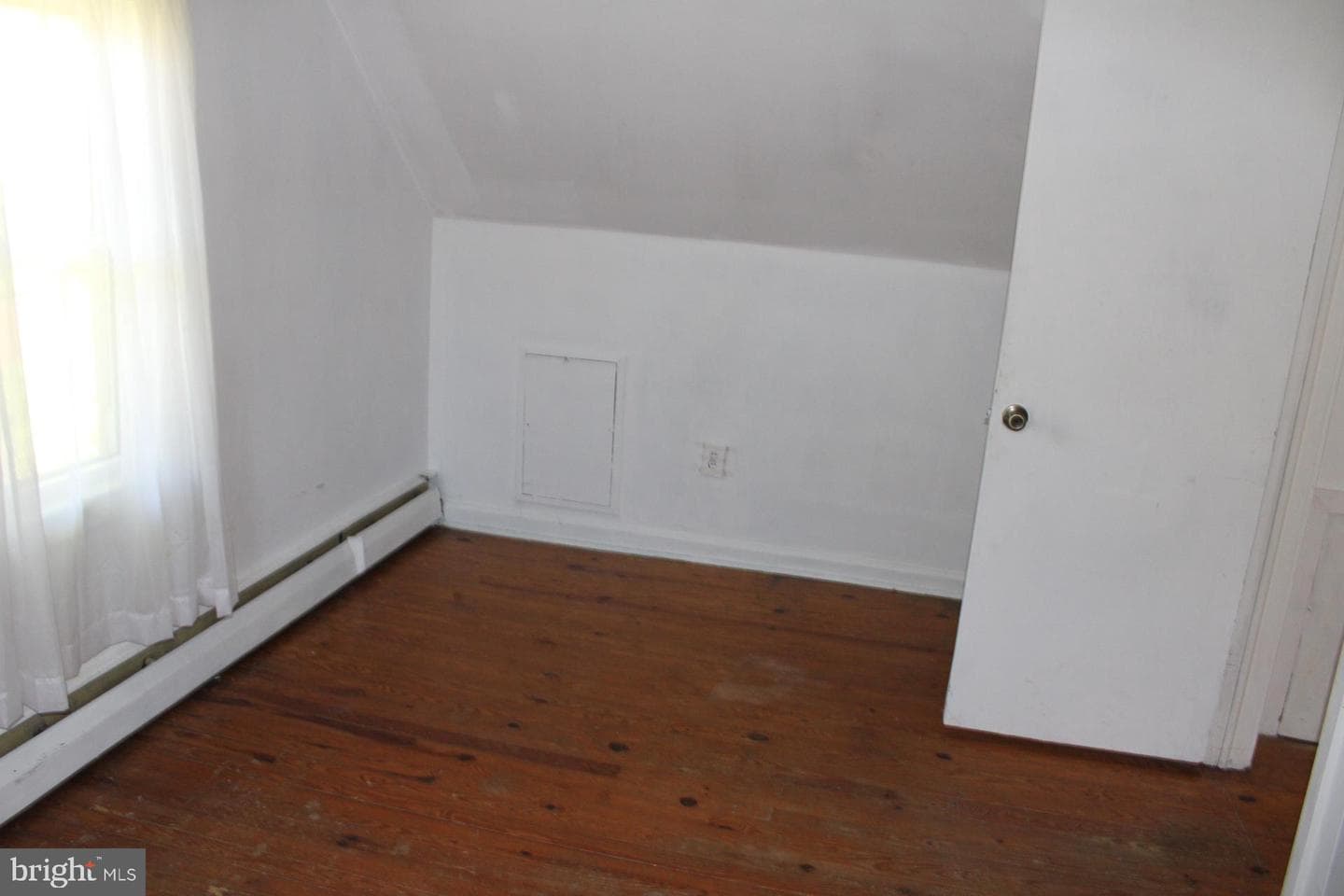 223 Rosewood Avenue photo 11