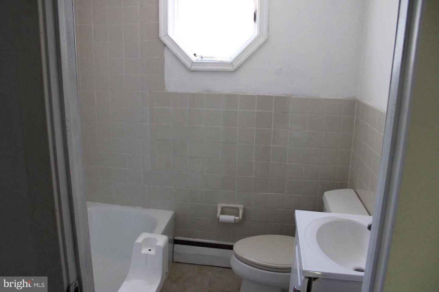223 Rosewood Avenue photo 15