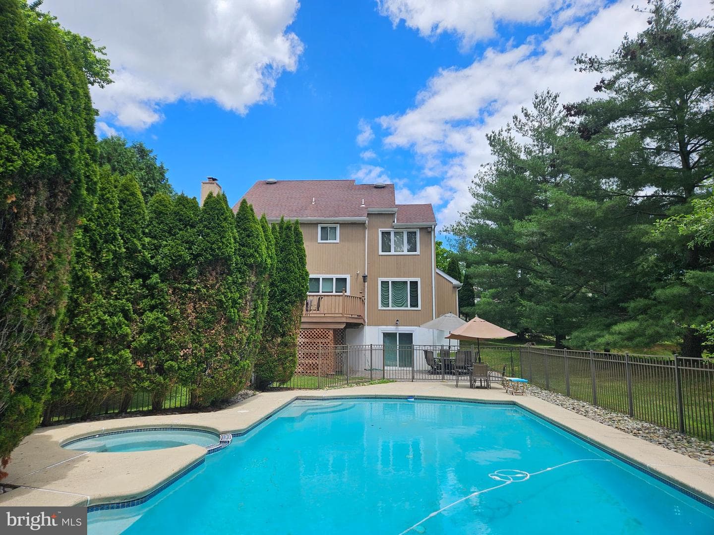 12 Tanyard Road photo 56