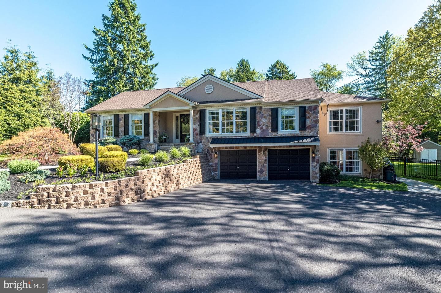 111 Tanyard Road photo 1