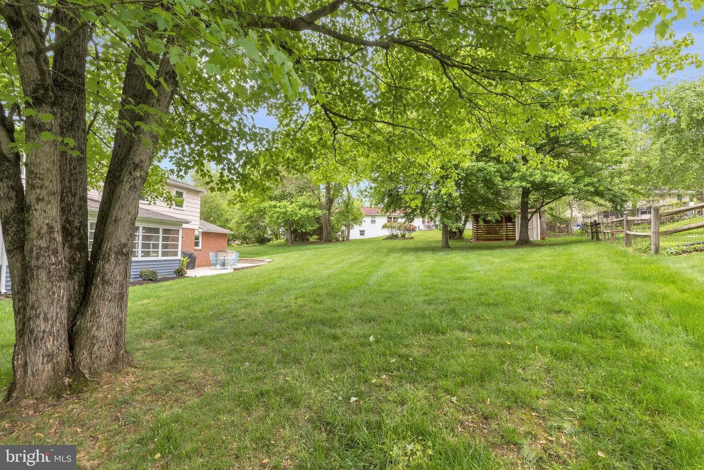 1144 Dickinson Dr photo 45
