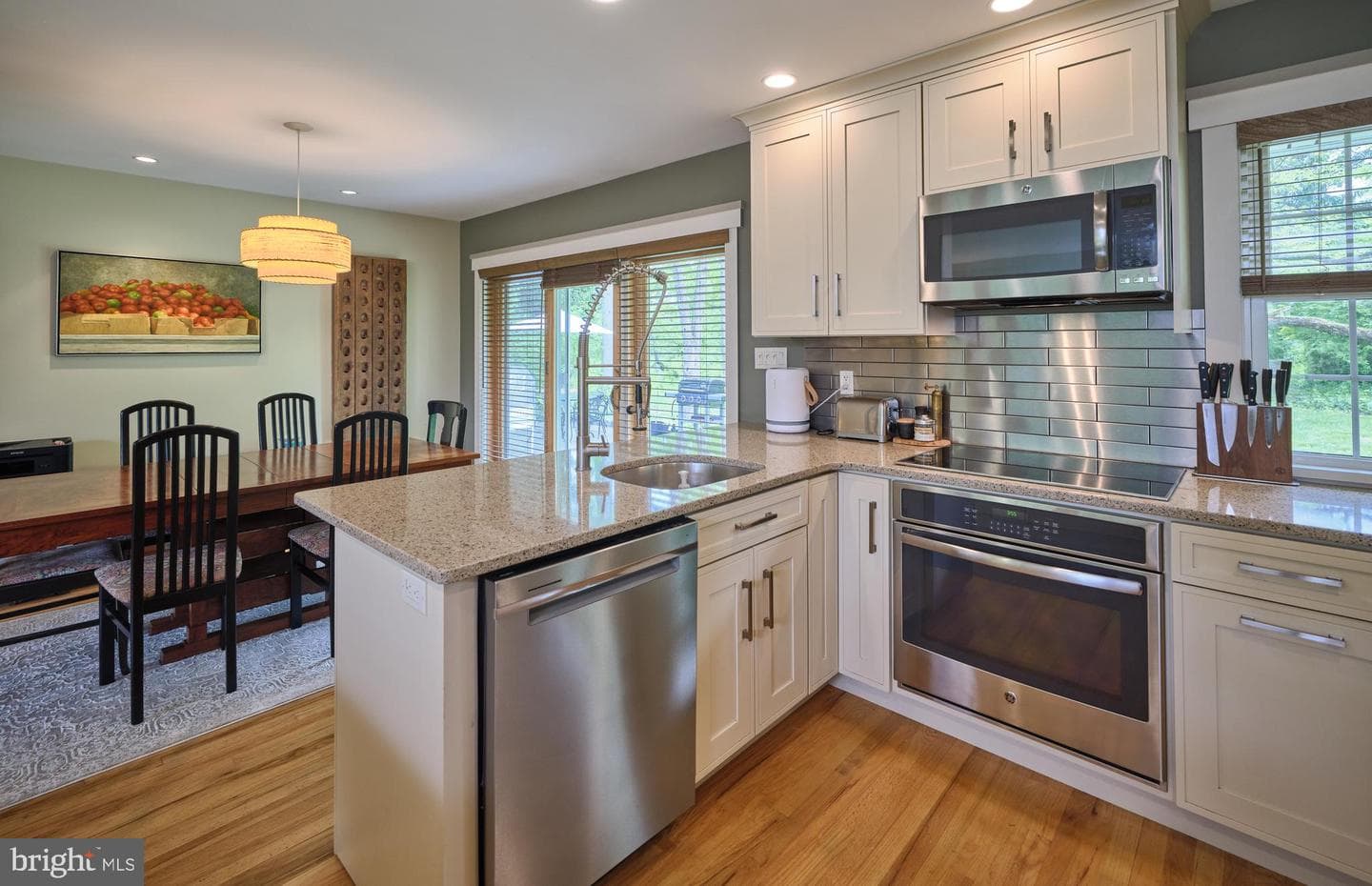 77 Sunset Drive photo 10