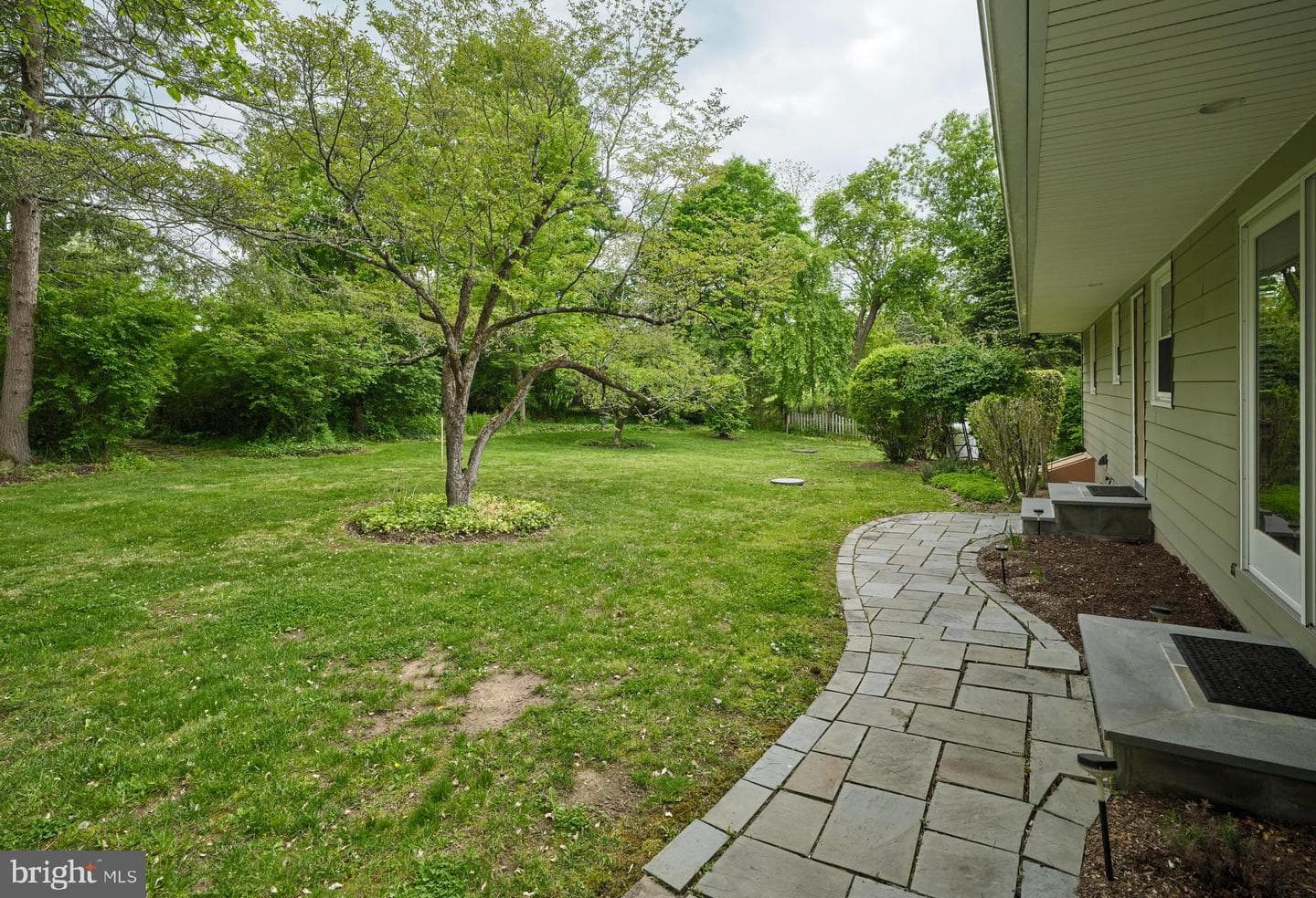 77 Sunset Drive photo 29