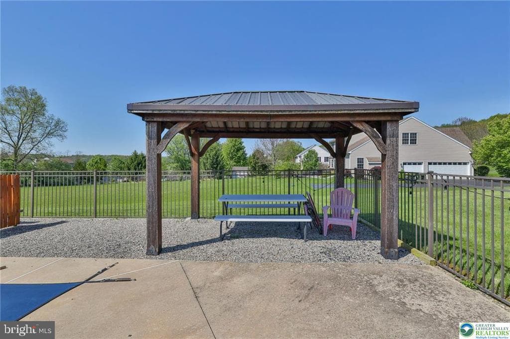 3595 Woodbyne Road photo 36