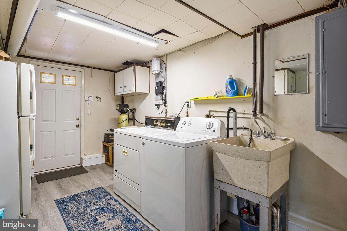 282 Henry Avenue photo 21