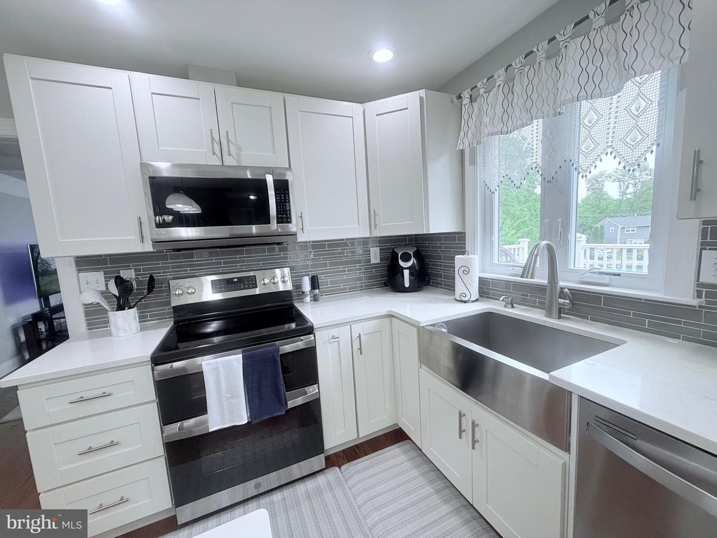 501 Stanford Road photo 18