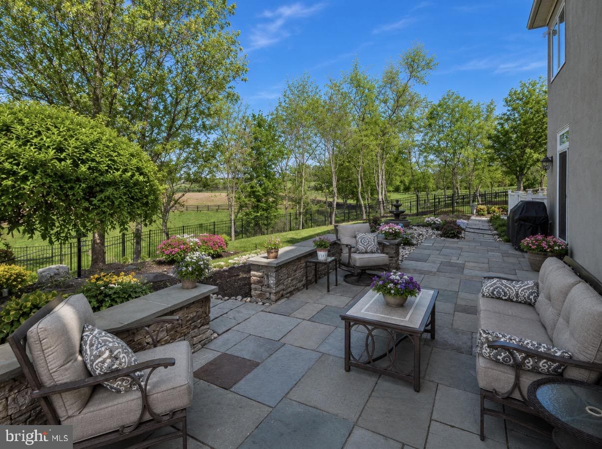 8 Eastburn Dr photo 32