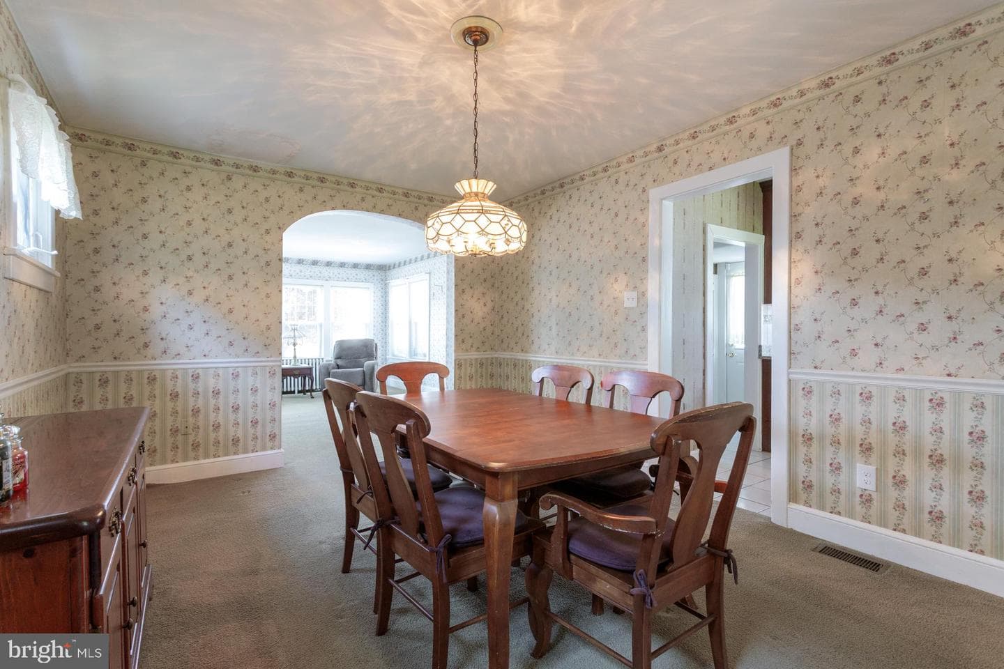 561 Bellevue Ave photo 10