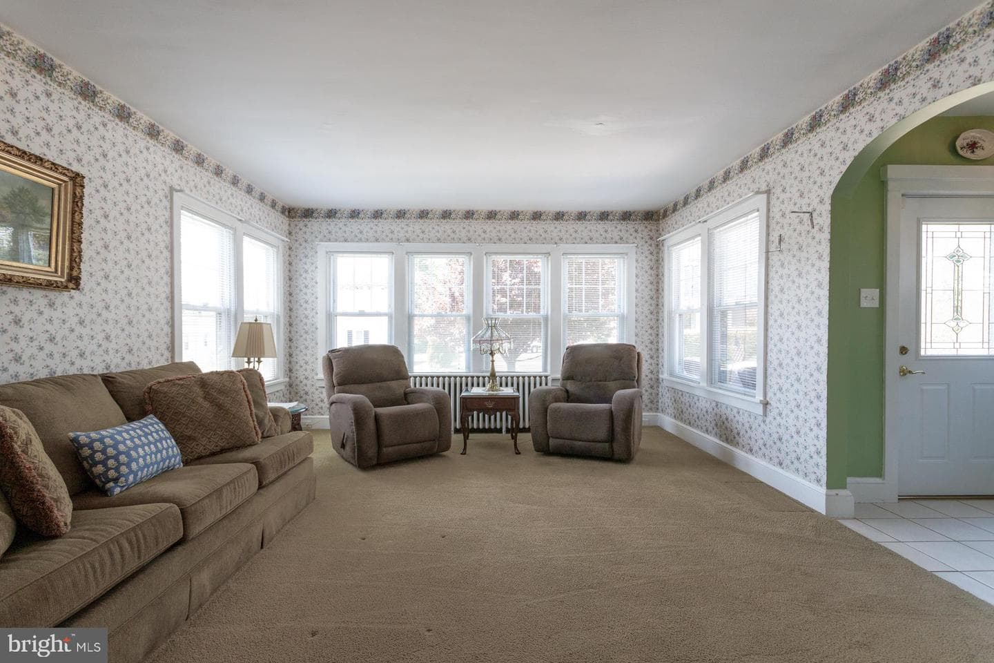 561 Bellevue Ave photo 3