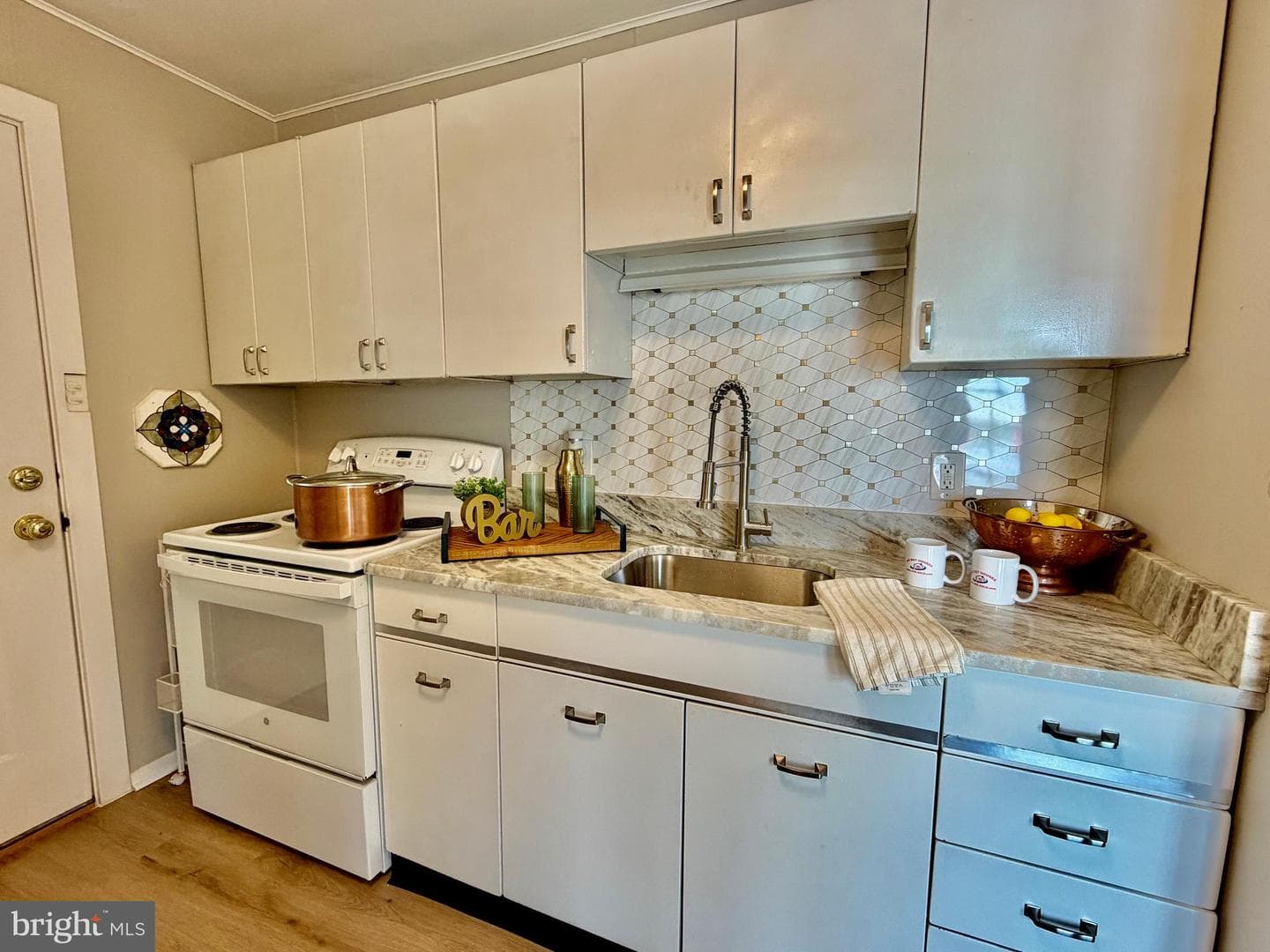 619 Beaumont Road photo 21