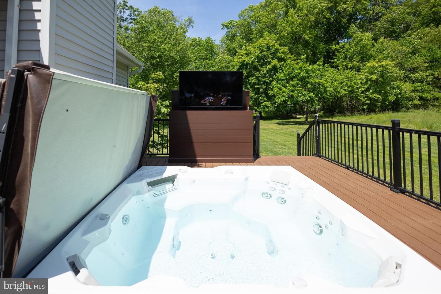 5466 Wildwood Crossing photo 7