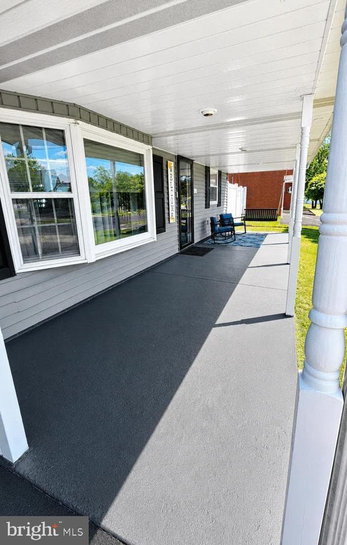 60 Indigo Road photo 3