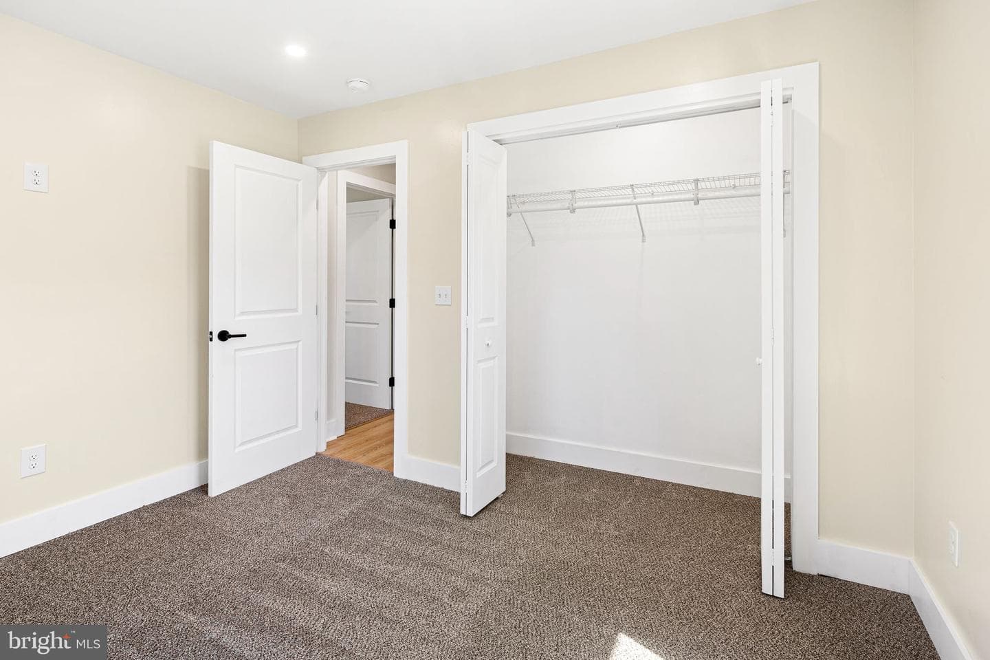 818 Chesterton Road photo 20