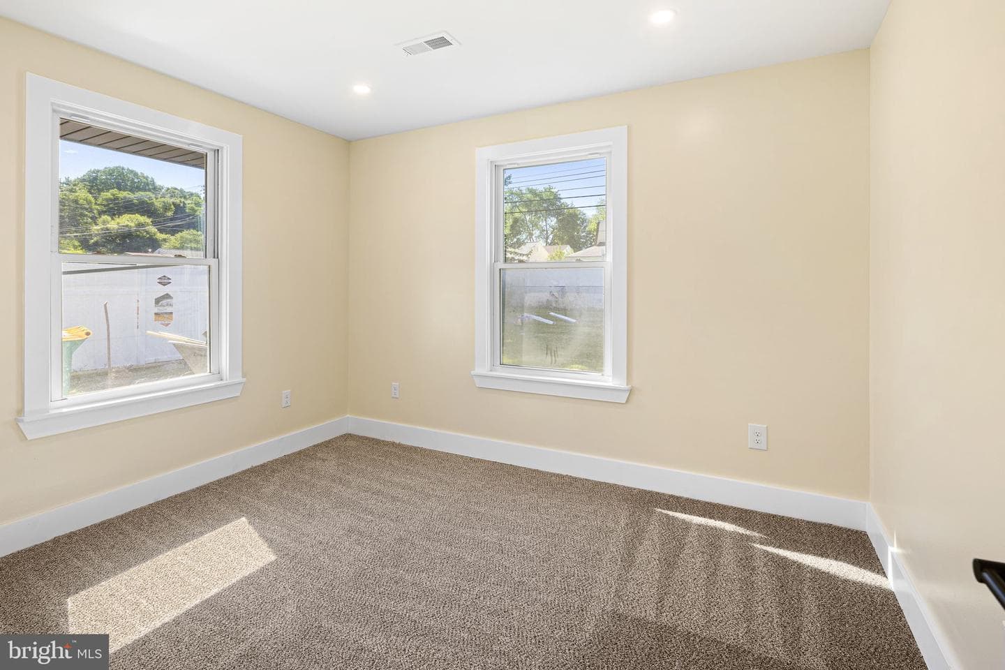 818 Chesterton Road photo 26