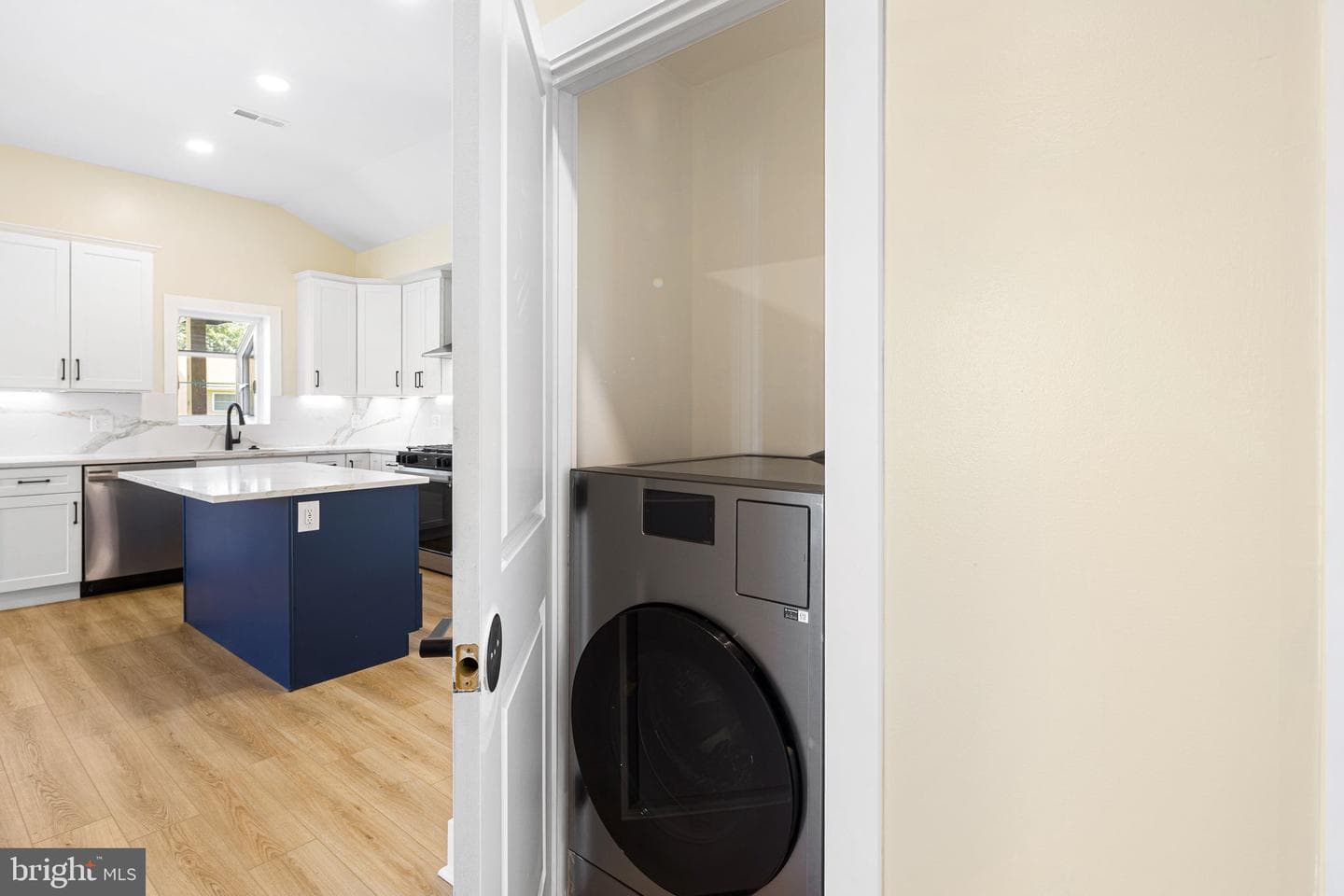 818 Chesterton Road photo 28