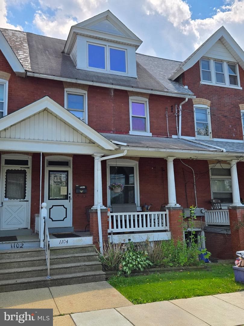 1104 Juniper Street photo 1