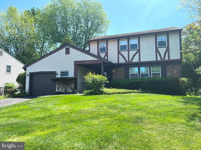 1055 Brennan Dr photo 1