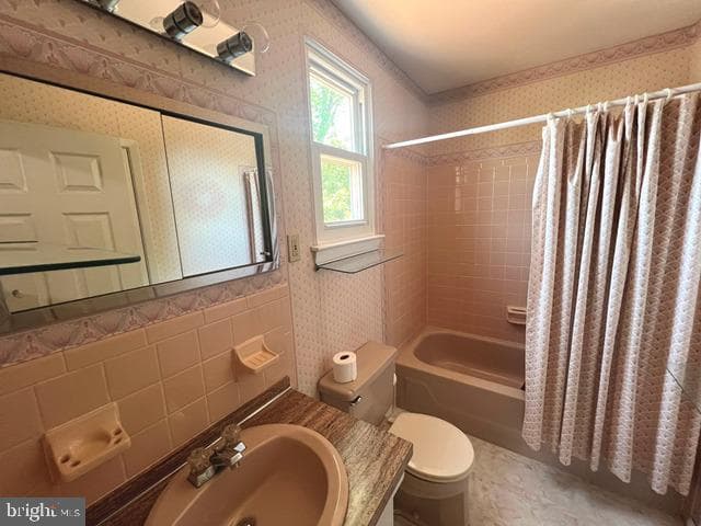 1055 Brennan Dr photo 17