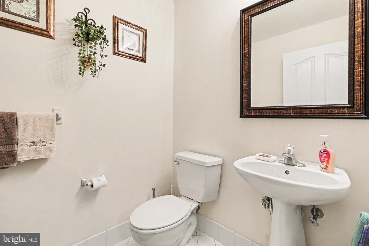115 Reagan Drive photo 9