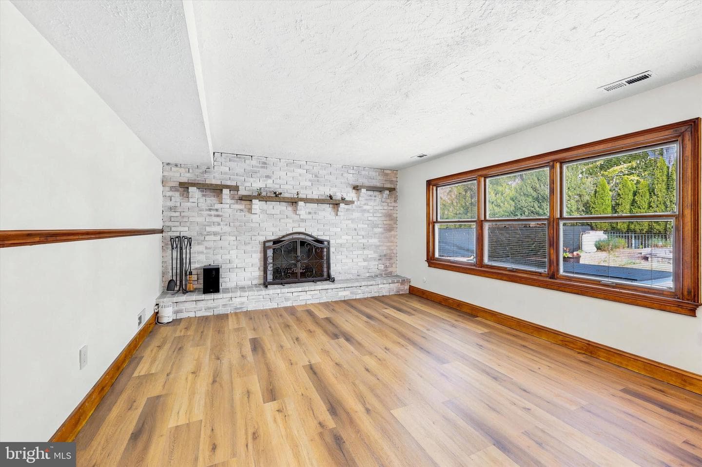 249 Cambridge Drive photo 15
