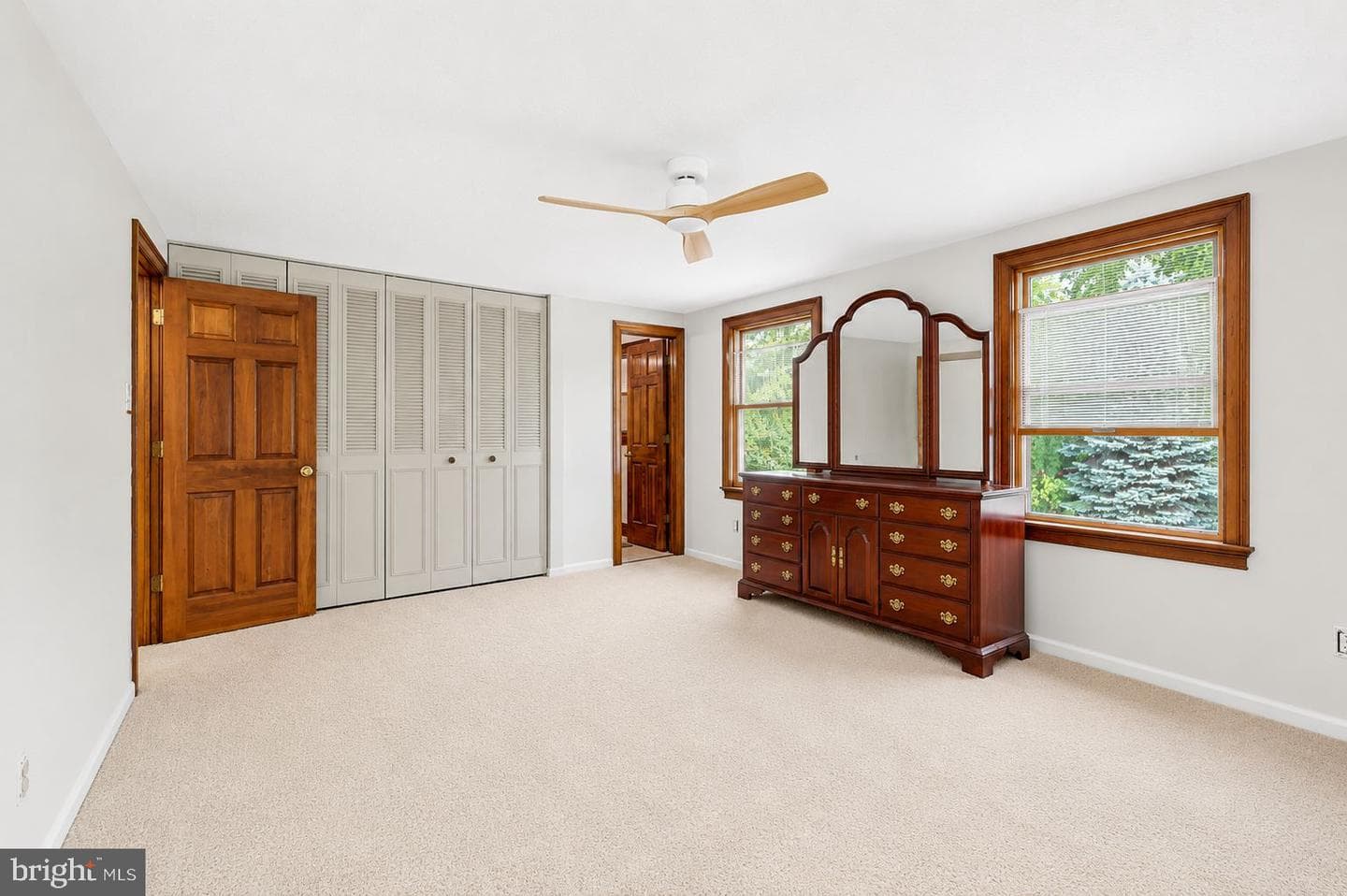 249 Cambridge Drive photo 24