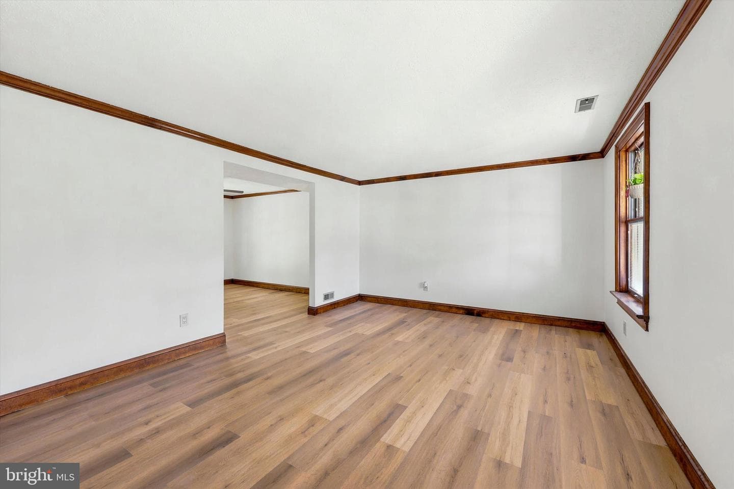 249 Cambridge Drive photo 6