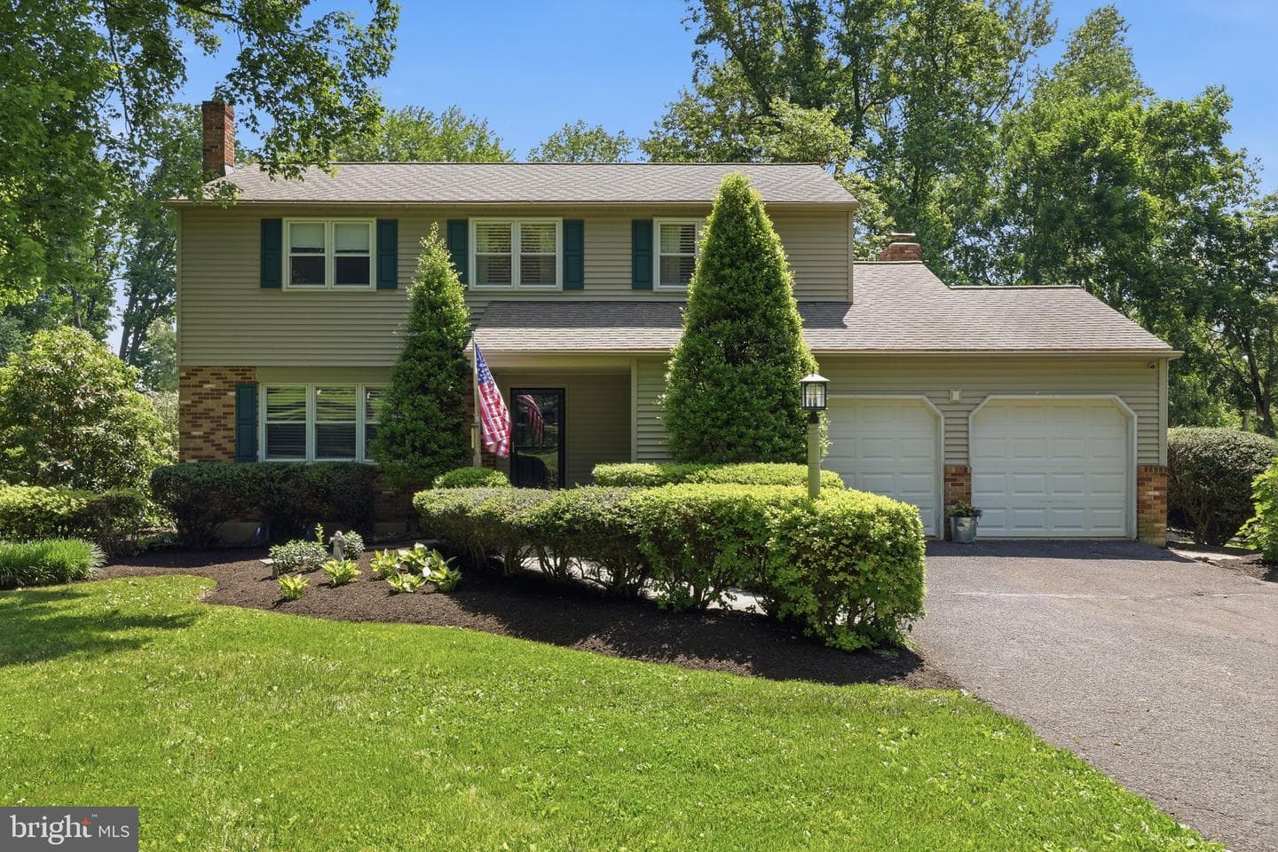 4687 Woodfield Circle photo 1