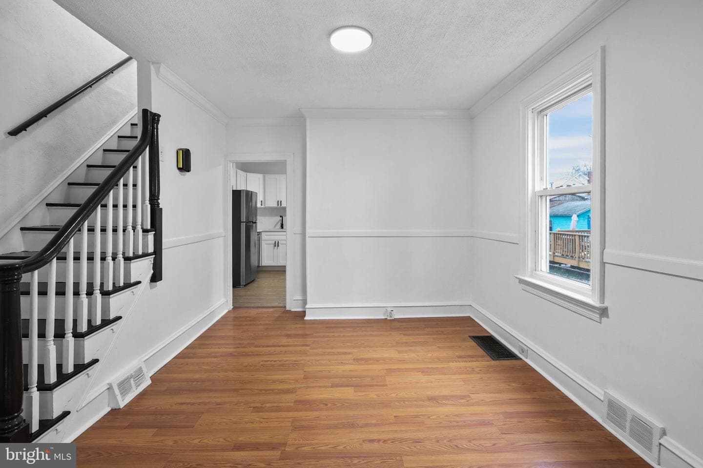 34 E Hendrickson Avenue photo 14