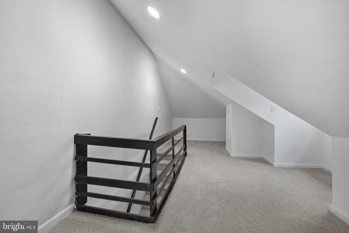 34 E Hendrickson Avenue photo 26
