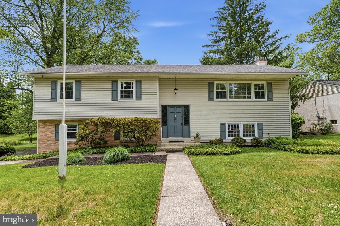 1198 Strathmann Drive photo 1