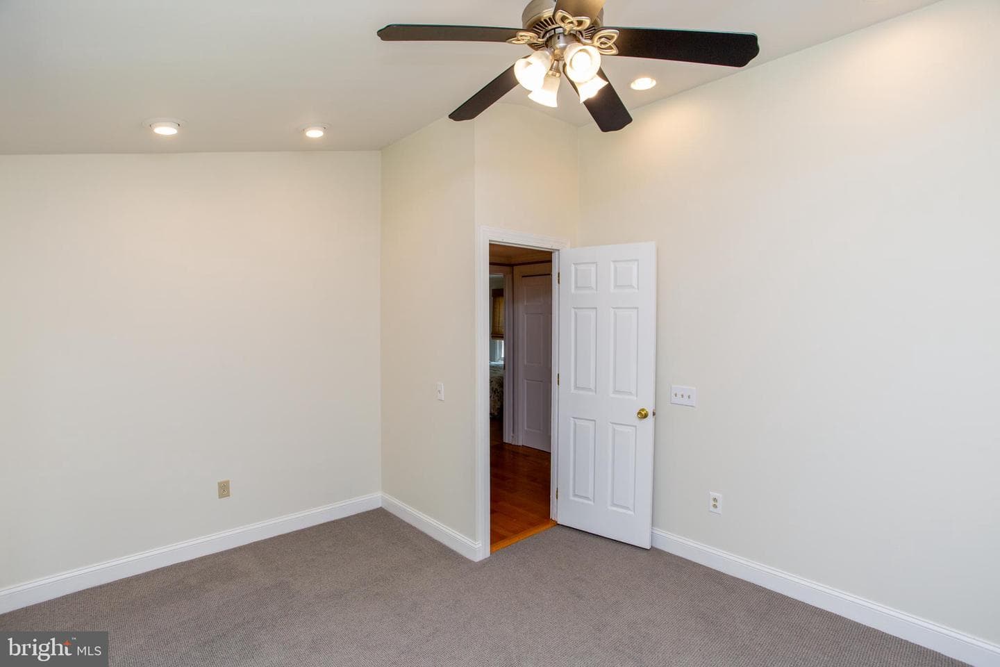 305 Tower Road photo 30