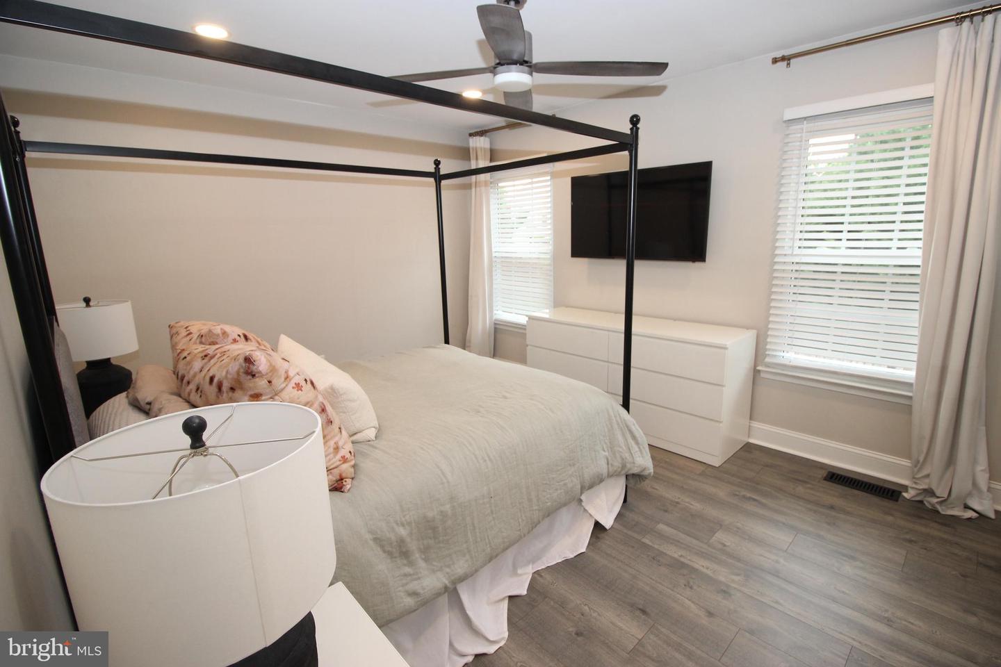 50 Taylors Way photo 34