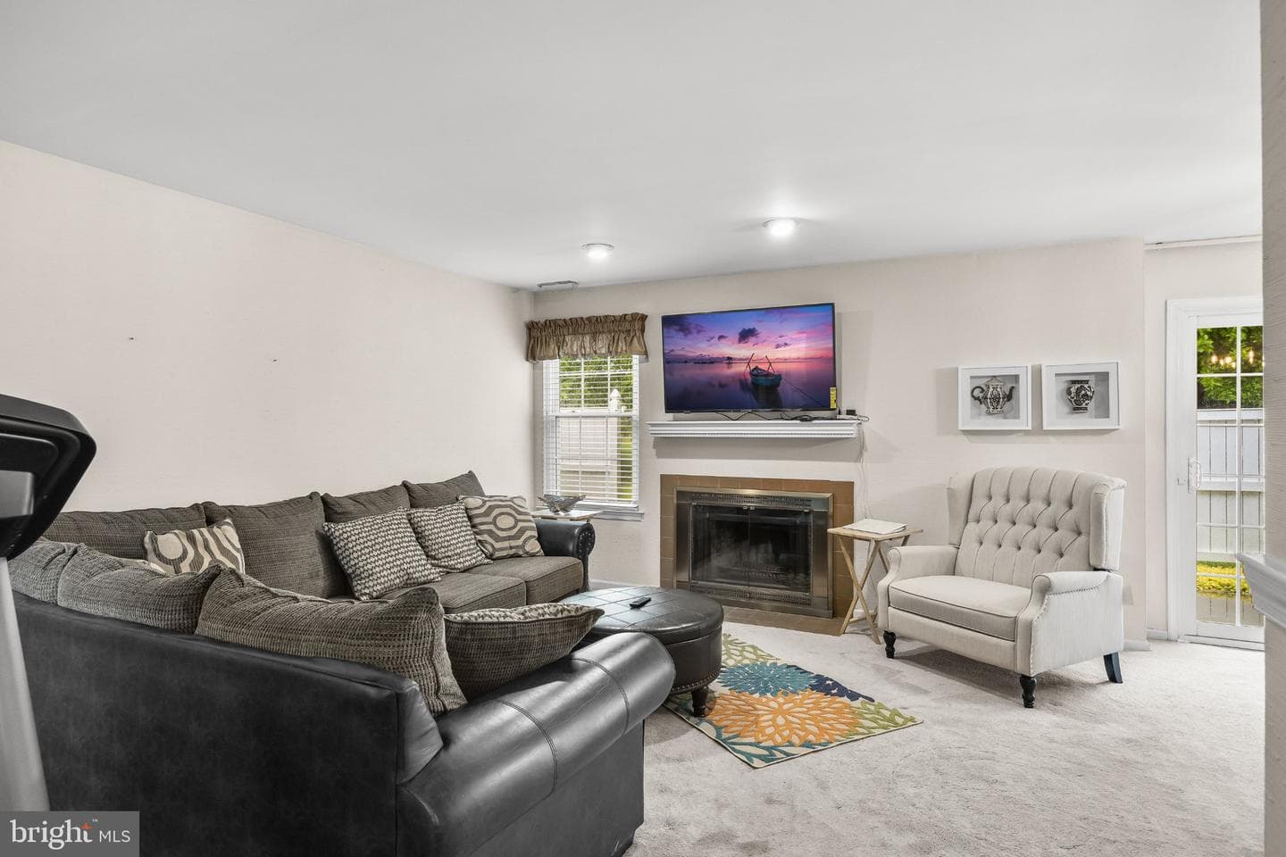 679 Rose Hollow Drive photo 5