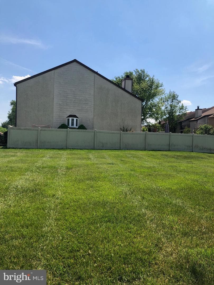 208 Bradley Court photo 6