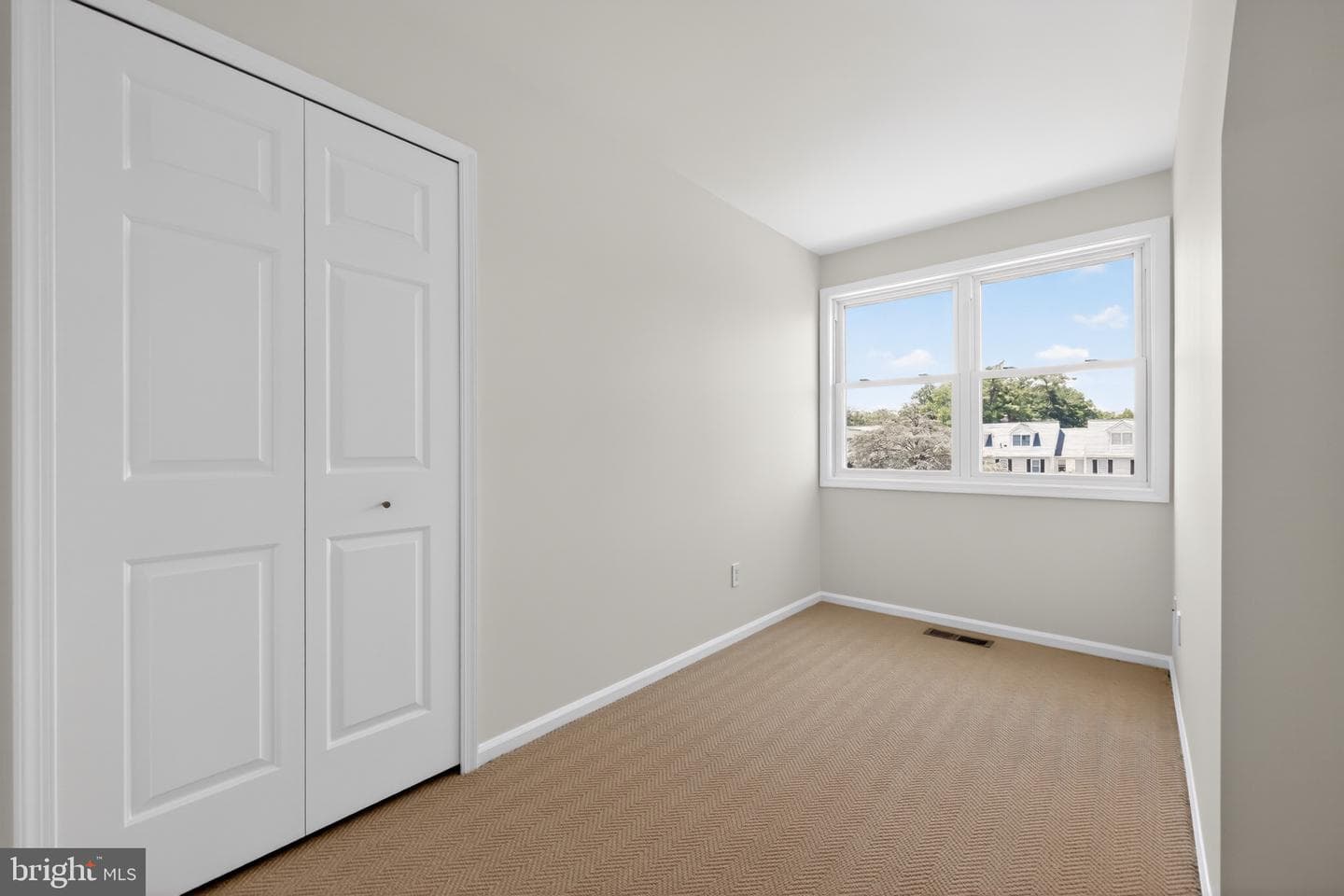 40 Sutphin Pines photo 27