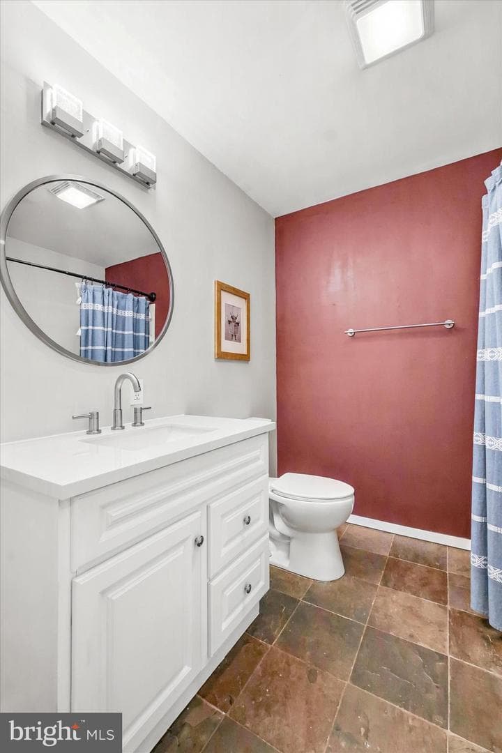 2738 Creek Rd photo 12
