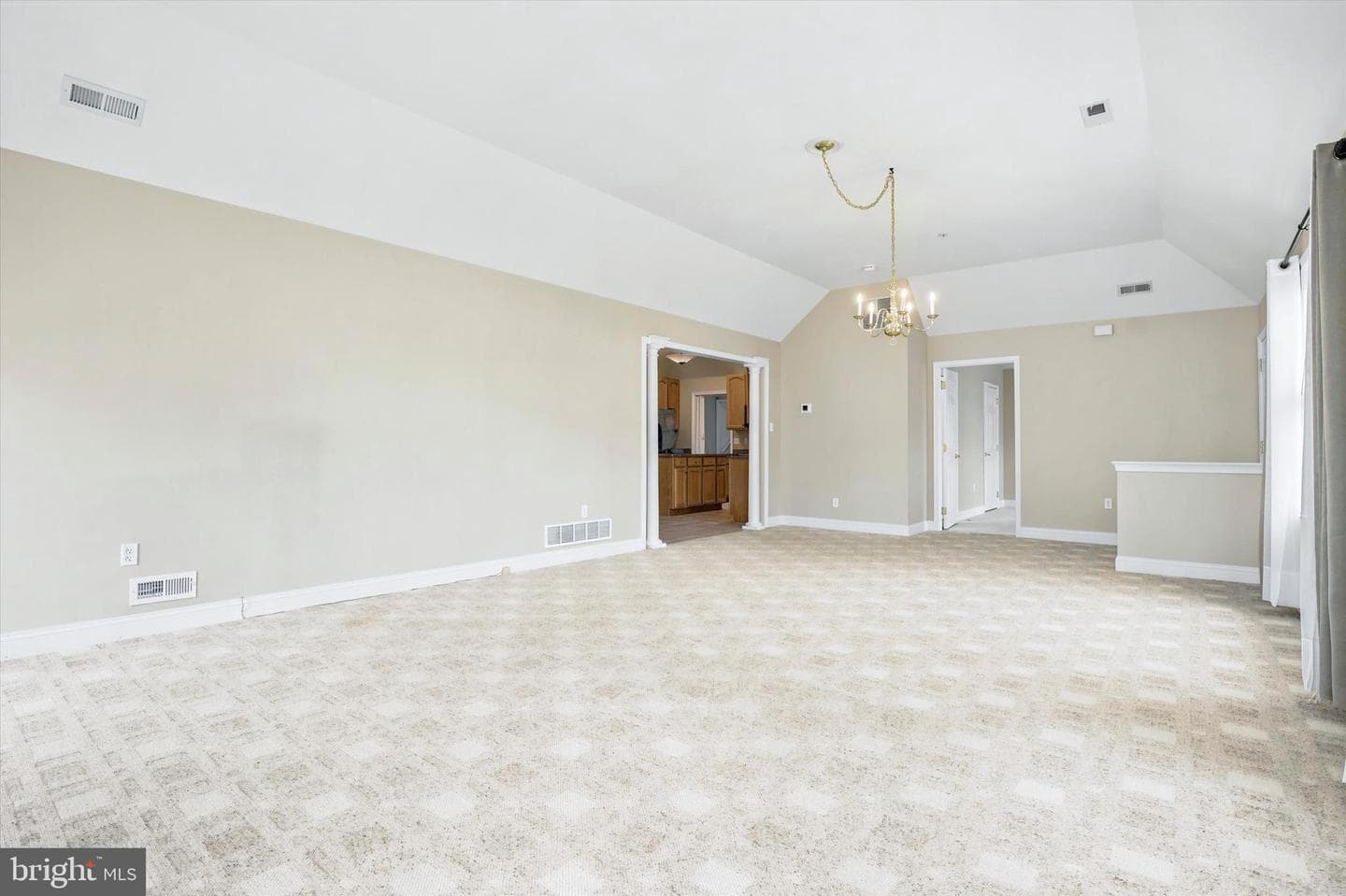 1052 Arbour Lane photo 6