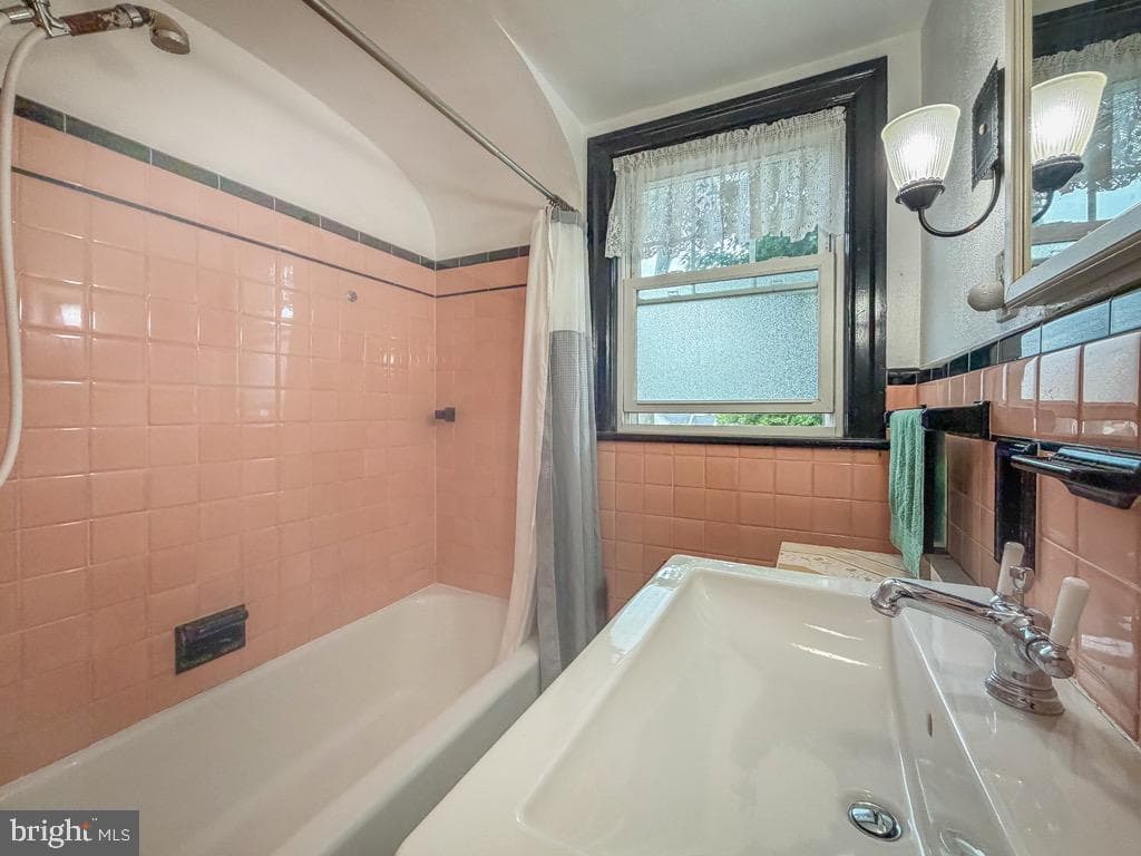 309 Harper Avenue photo 16