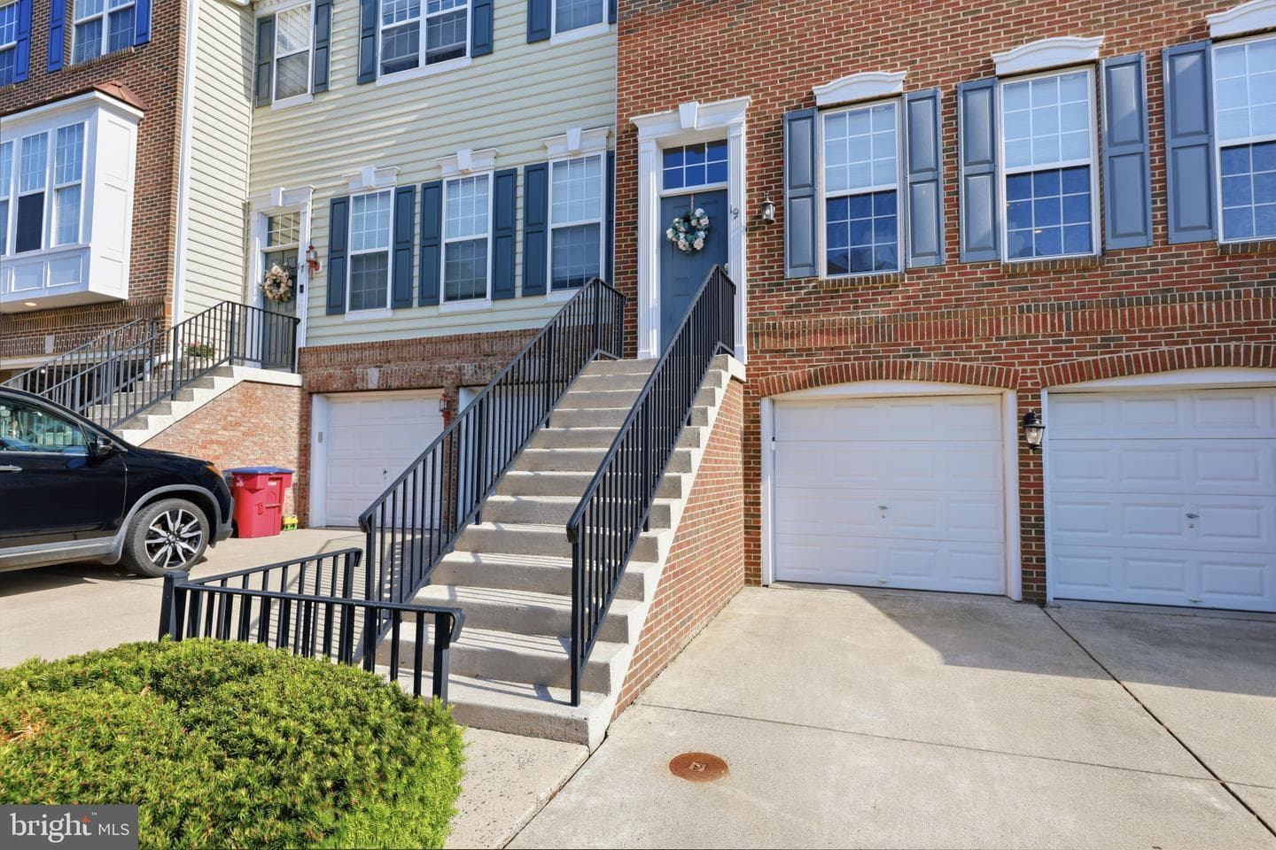19 Addison Court photo 3