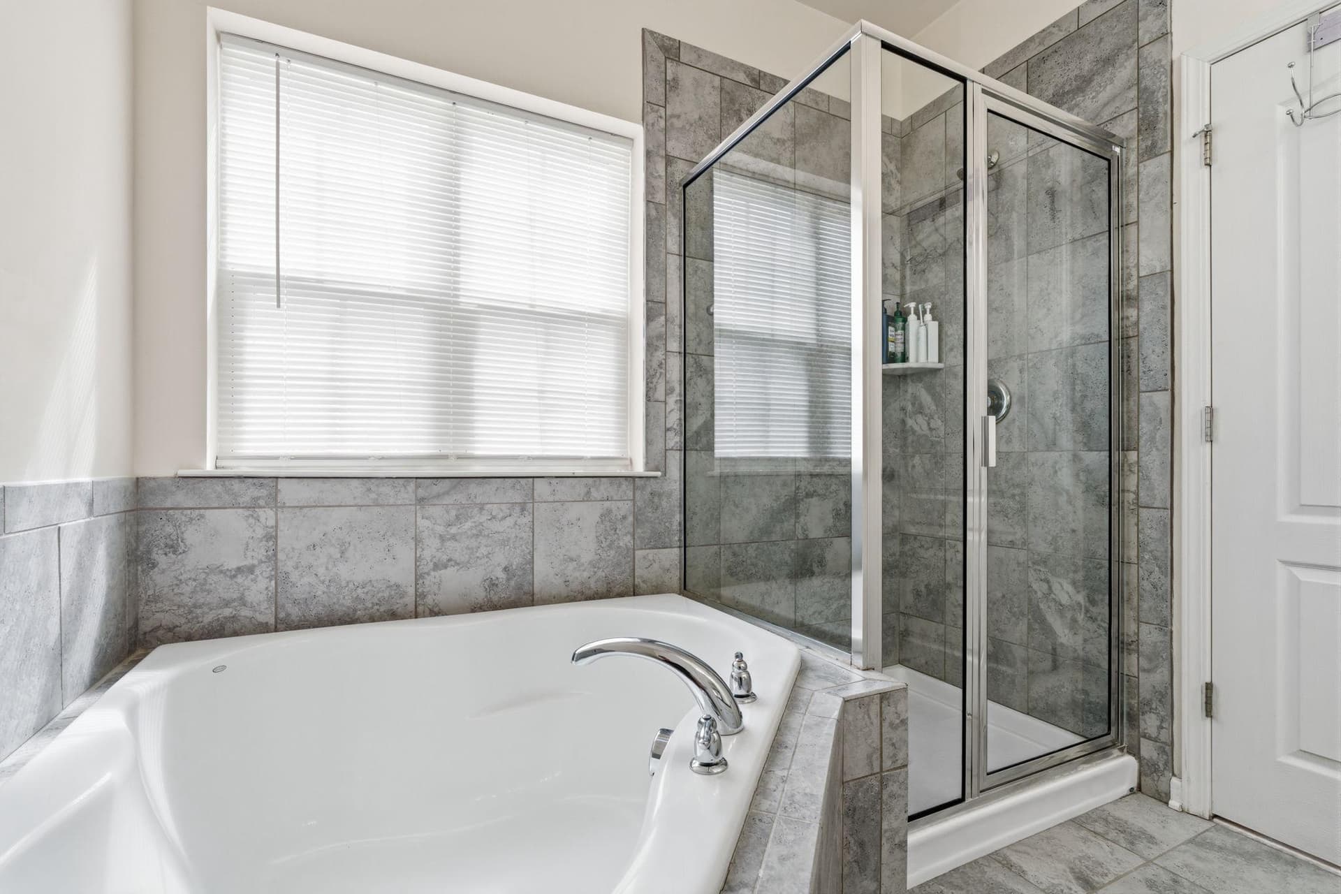2206 Evin Dr photo 11
