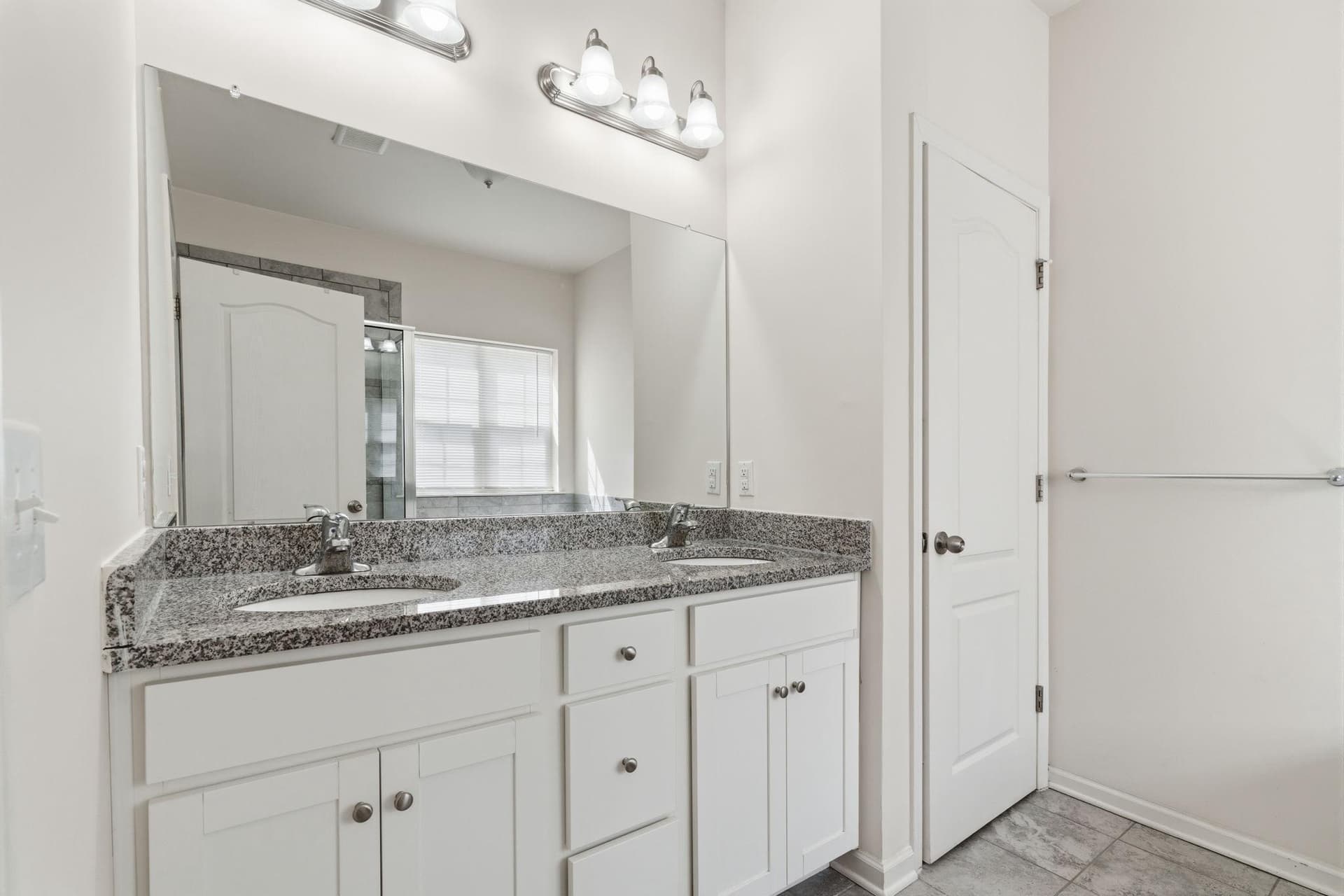 2206 Evin Dr photo 12