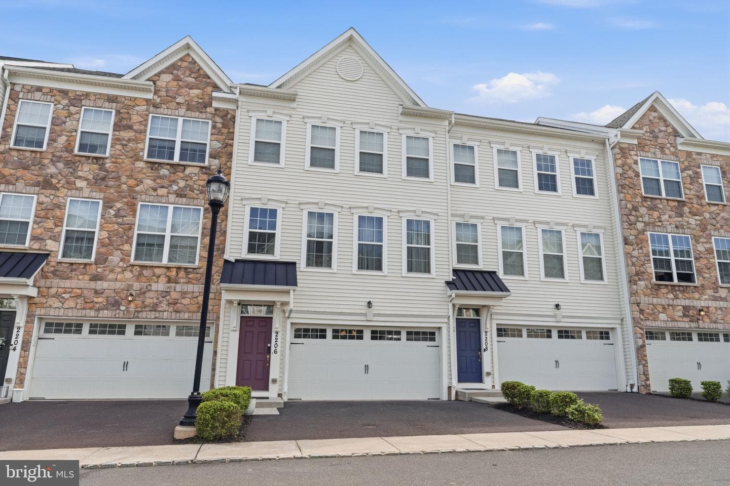 2206 Evin Dr photo 2