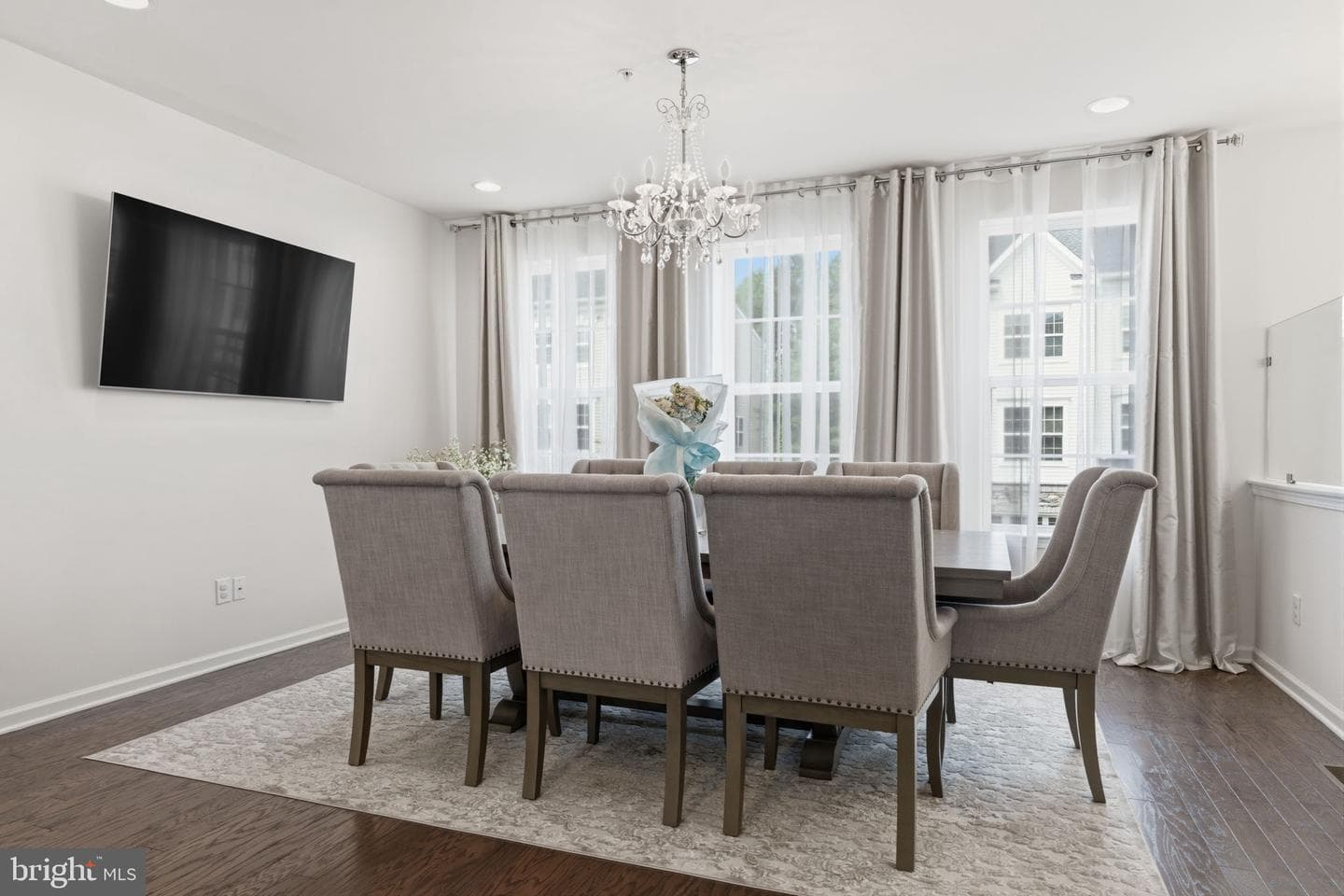 2206 Evin Dr photo 3