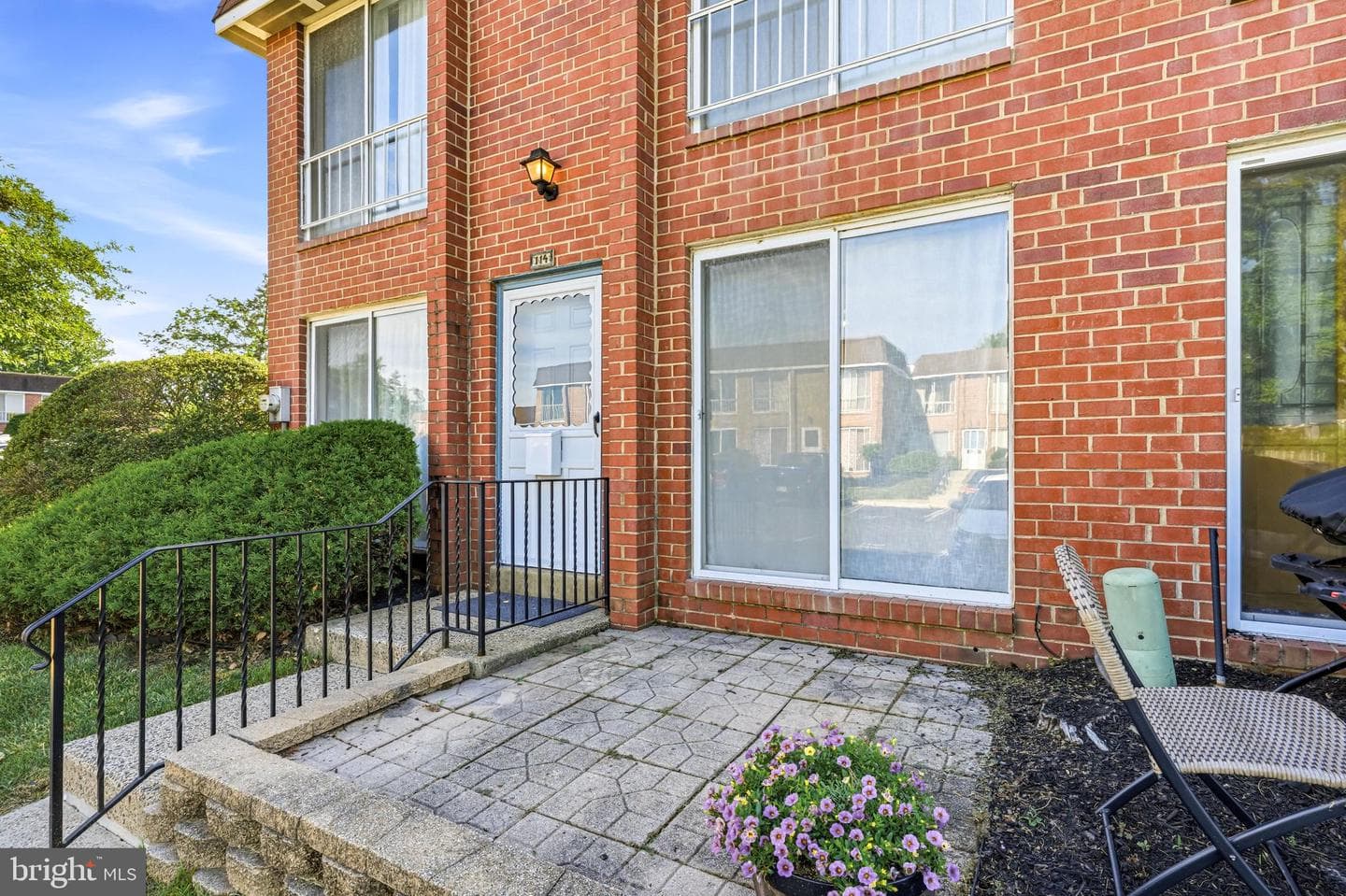114 Lexington Court photo 4
